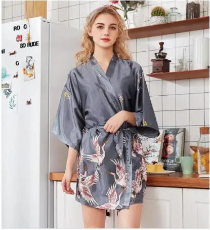 Peignoir court pour femme